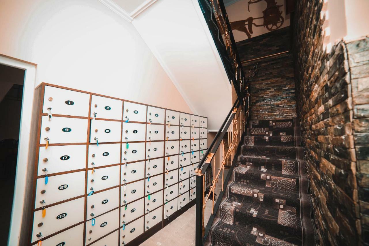 Capsule Hotel Technocave Bișkek Exterior foto